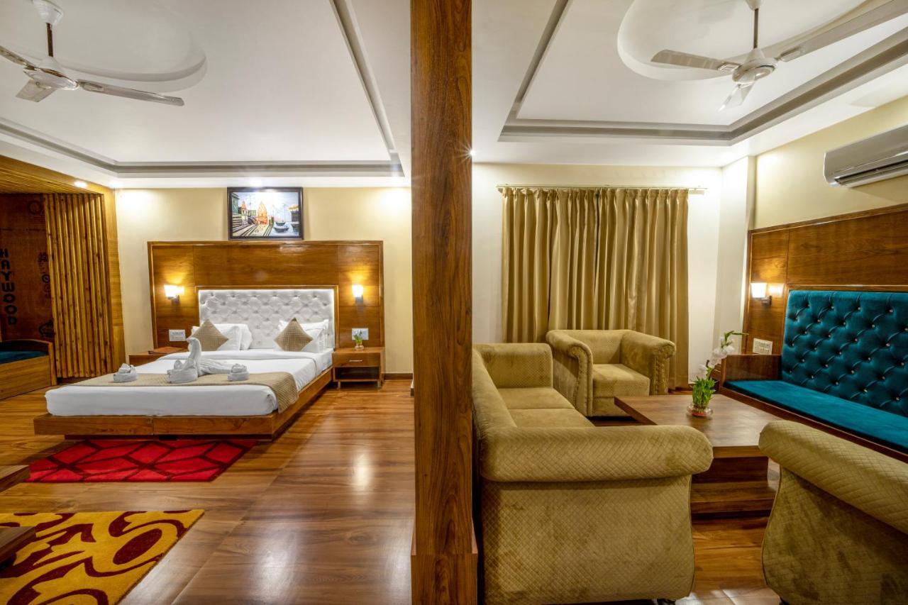 Hotel Divine Lakshmi Ganga Rishīkesh Exteriör bild