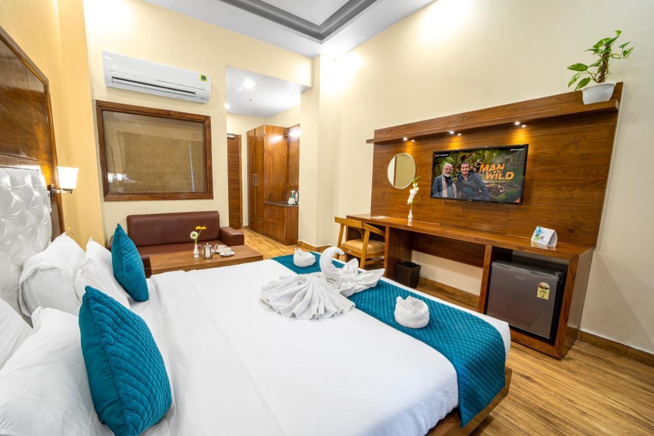 Hotel Divine Lakshmi Ganga Rishīkesh Exteriör bild