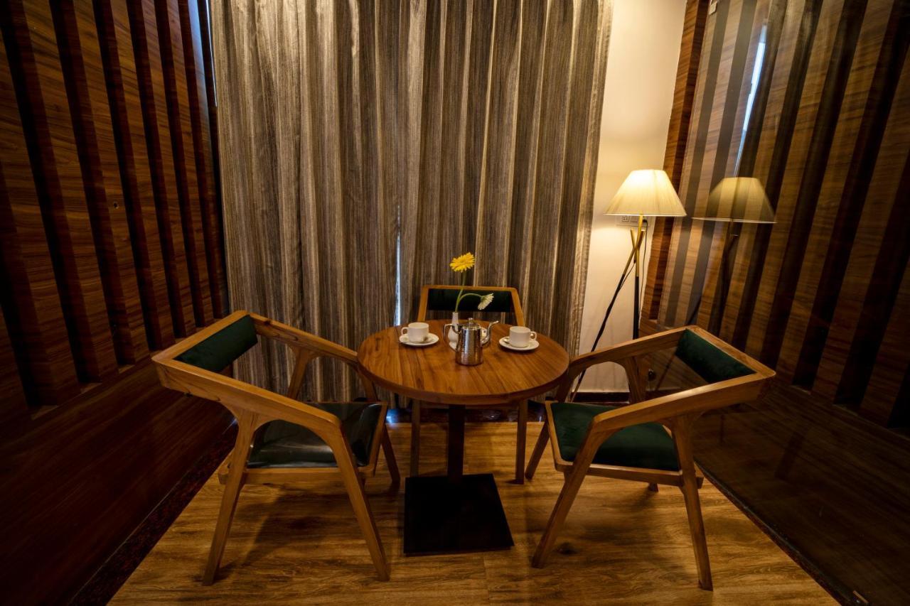 Hotel Divine Lakshmi Ganga Rishīkesh Exteriör bild