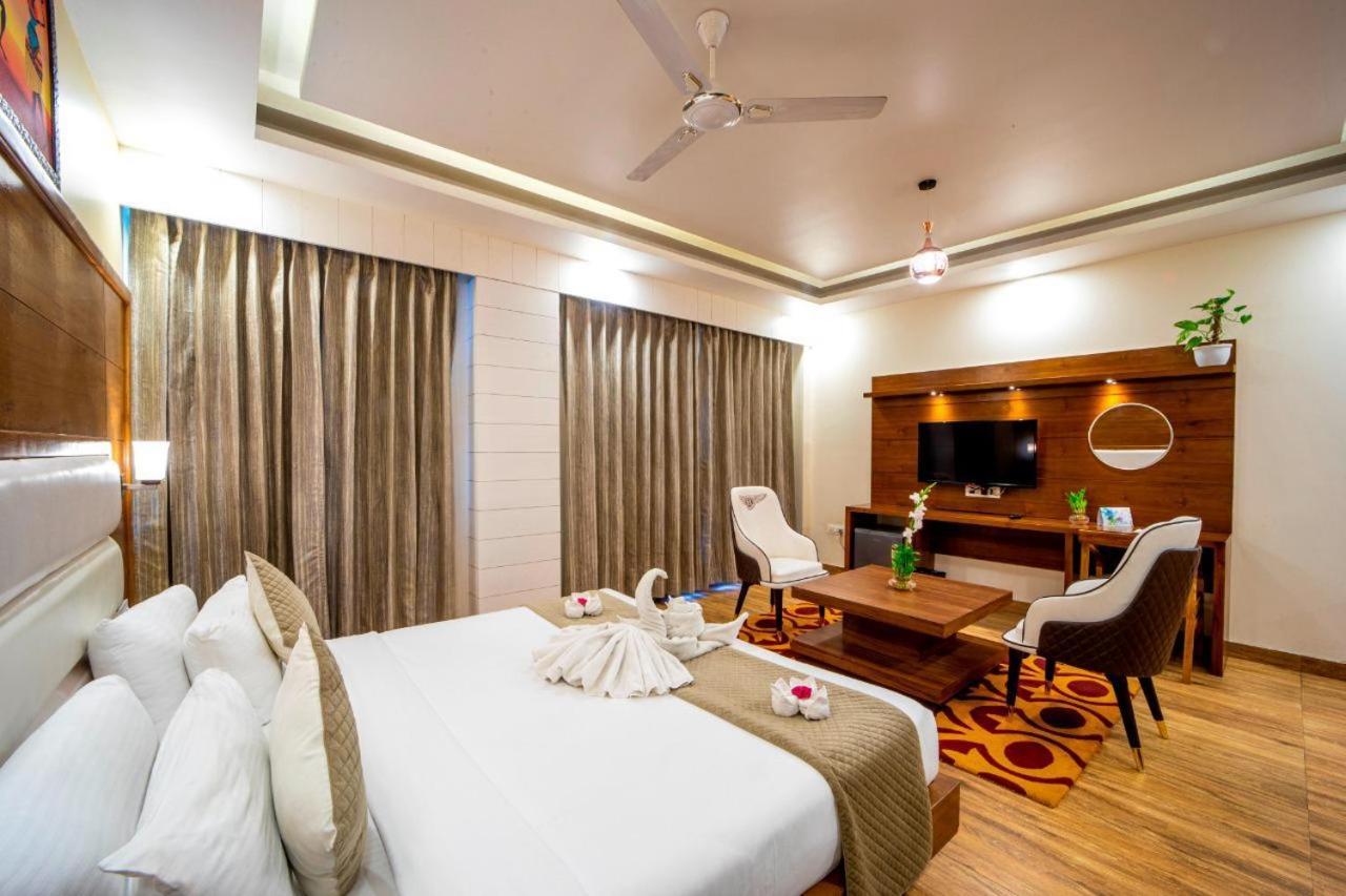 Hotel Divine Lakshmi Ganga Rishīkesh Exteriör bild