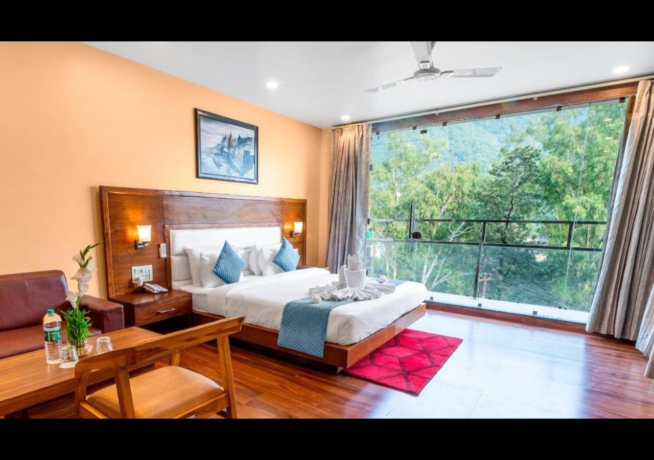 Hotel Divine Lakshmi Ganga Rishīkesh Exteriör bild