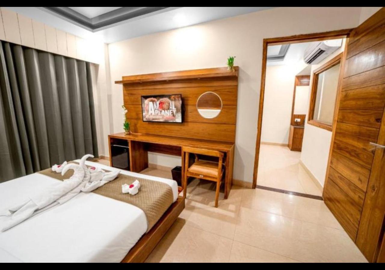 Hotel Divine Lakshmi Ganga Rishīkesh Exteriör bild