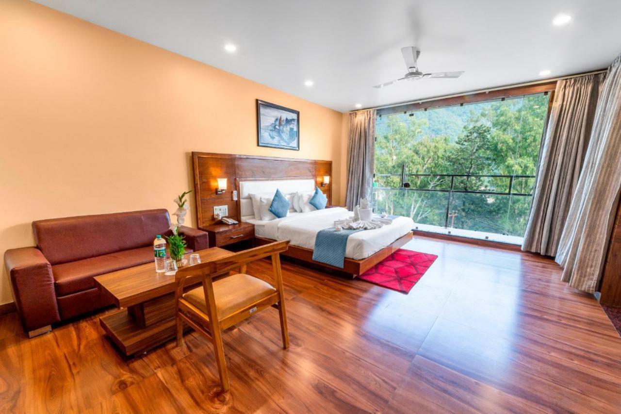 Hotel Divine Lakshmi Ganga Rishīkesh Exteriör bild